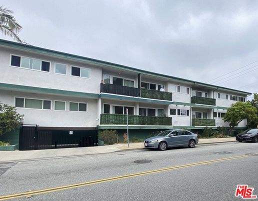 Exterior, Facade, Condo Building