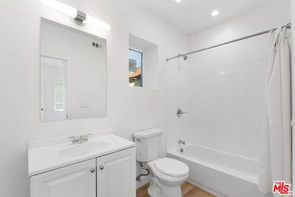 Bathroom, Interior, Recessed Lighting, Wood Texture Flooring
