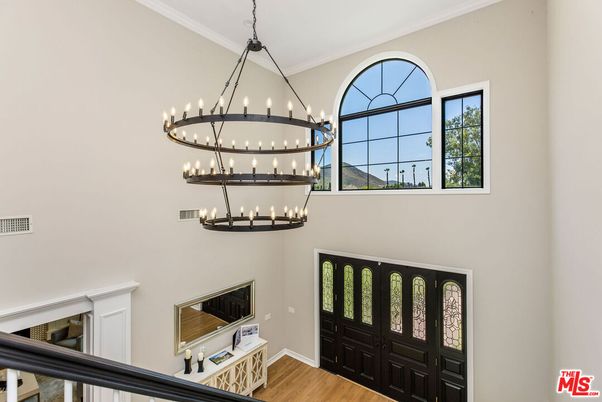 Interior, Pendant Lights, Wood Texture Flooring