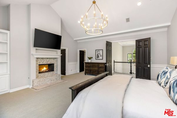 Bedroom, Fireplace, Interior, Pendant Lights, Recessed Lighting