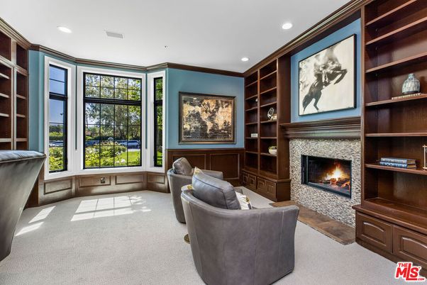 Fireplace, Interior, Recessed Lighting