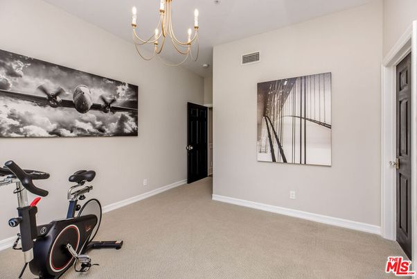 Chandelier, Fitness Equipment, Interior
