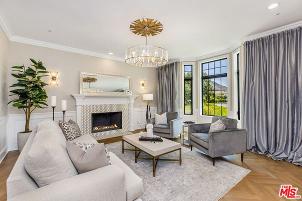 Chandelier, Fireplace, Interior, Living room, Recessed Lighting, Wood Texture Flooring