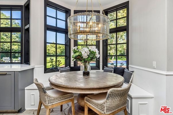 Chandelier, Dining room, Interior