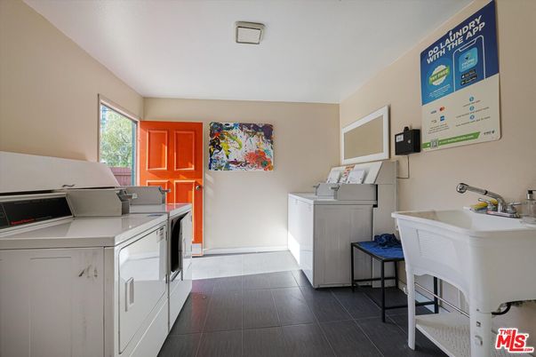 Interior, Washer