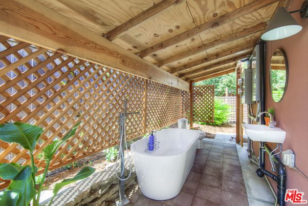 Bathroom, Exterior, Free Standing Baths