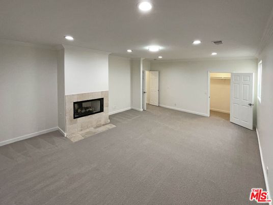 Empty room, Fireplace, Interior, Recessed Lighting