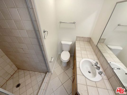 Bathroom, Interior, Tile Countertops