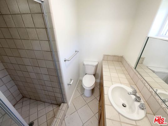 Bathroom, Interior, Tile Countertops