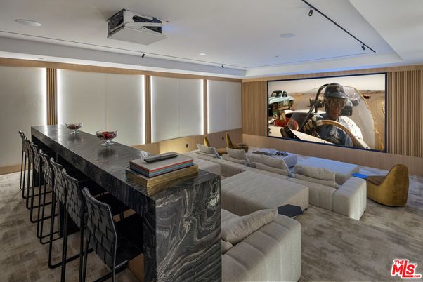 Interior, Projection Screen, Recessed Lighting, Theatre Room