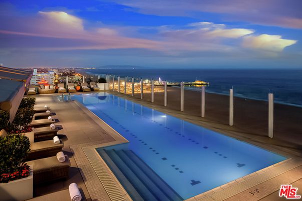 Exterior, Pool, Water