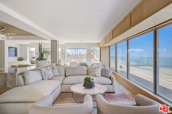 Interior, Living room, Recessed Lighting, Water