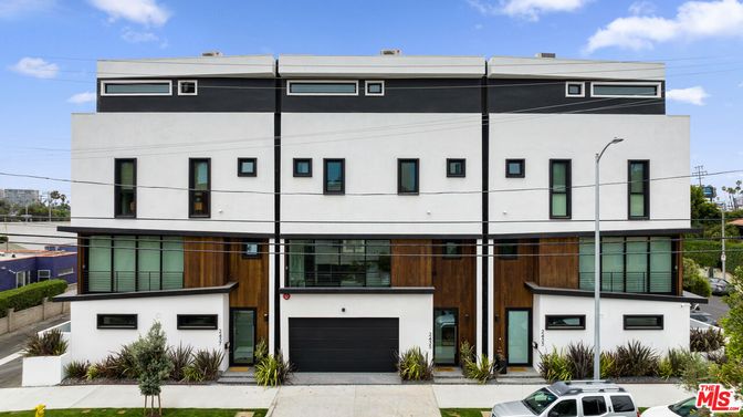 Attached, Exterior, Facade, Modern