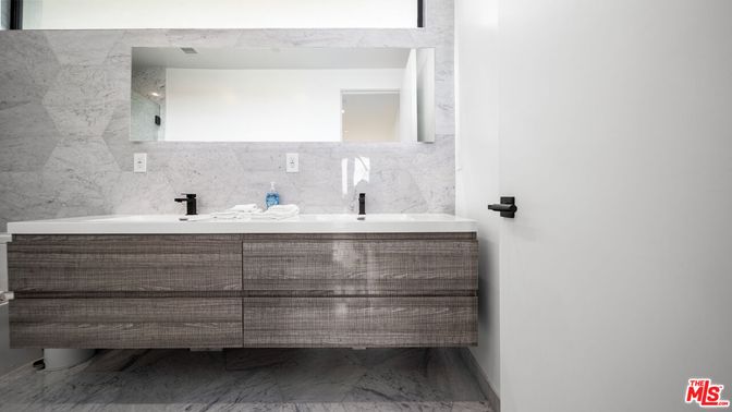 Bathroom, Dual Sink Vanities, Interior, Marble Walls