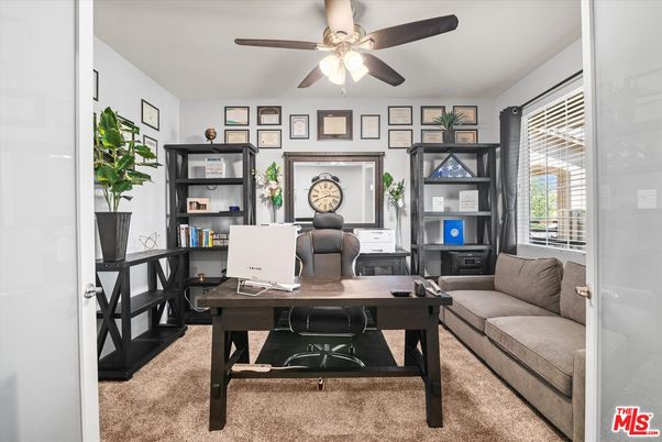 Home Office, Interior