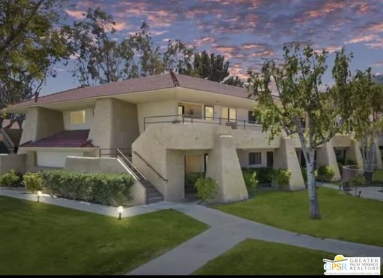 Backyard, Exterior, Facade, Modern