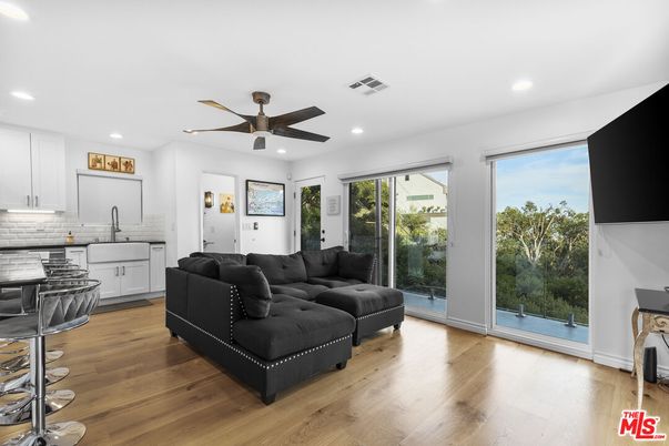 Interior, Kitchen, Living room, Recessed Lighting, Wood Texture Flooring
