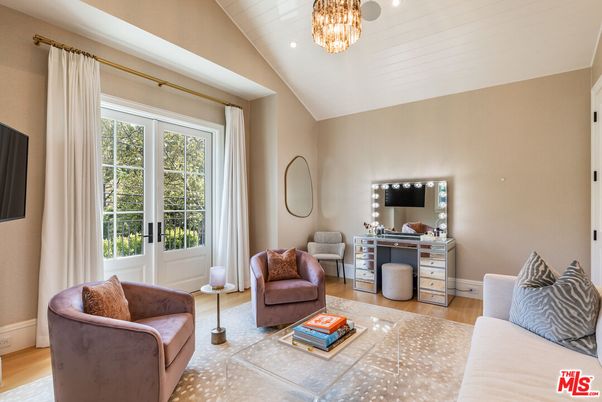 Chandelier, Interior, Living room, Pendant Lights, Recessed Lighting, Wood Texture Flooring