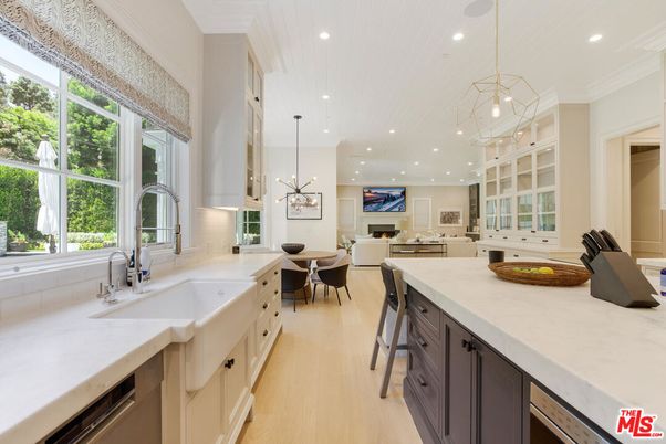 Dining room, Interior, Kitchen, Living room, Pendant Lights, Recessed Lighting, Stainless Steel Appliances, Wood Texture Flooring