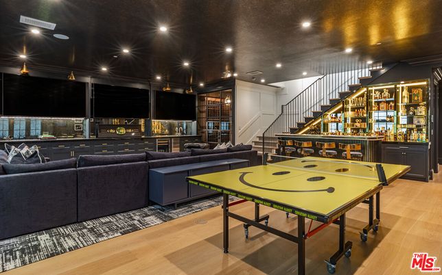 Game Room, Interior, Living room, Recessed Lighting, Wood Texture Flooring
