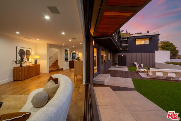 Backyard, Exterior, Wood Texture Flooring