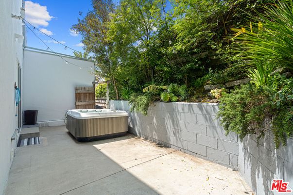 Exterior, Hot Tub
