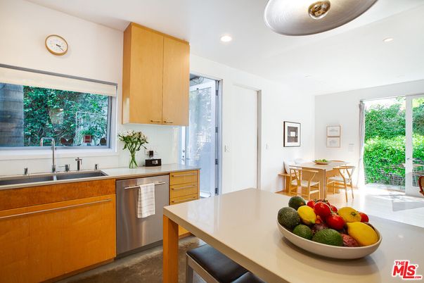 Dining room, Interior, Kitchen, Recessed Lighting, Stainless Steel Appliances