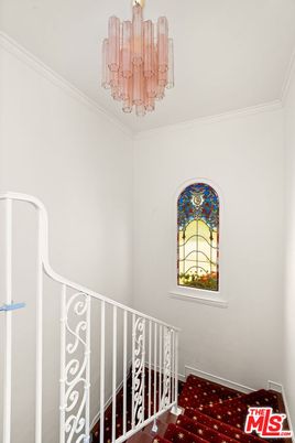 Chandelier, Interior