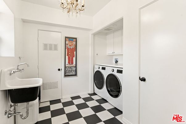 Chandelier, Interior, Washer