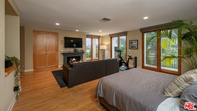 Bedroom, Fireplace, Fitness Equipment, Interior, Recessed Lighting, Wood Texture Flooring
