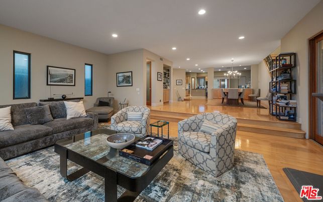 Chandelier, Dining room, Interior, Living room, Pendant Lights, Recessed Lighting, Wood Texture Flooring