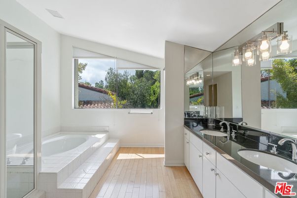 Bathroom, Dual Sink Vanities, Interior, Wood Texture Flooring