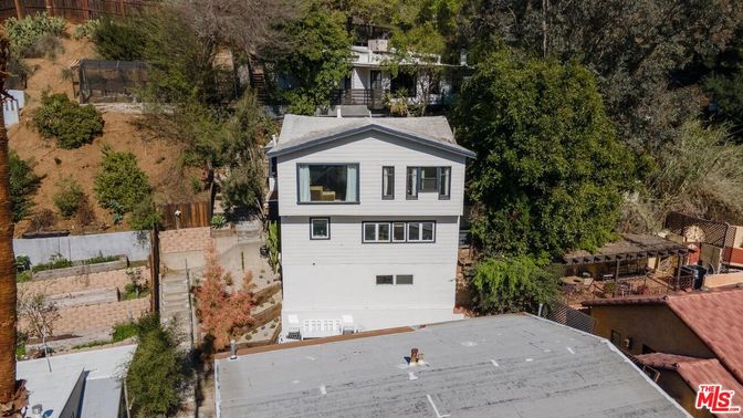 Exterior, Drone