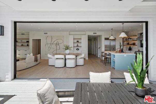 Dining room, Interior, Kitchen, Pendant Lights, Recessed Lighting, Wood Texture Flooring