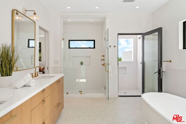 Bathroom, Dual Sink Vanities, Free Standing Baths, Glass Shower, Interior, Recessed Lighting