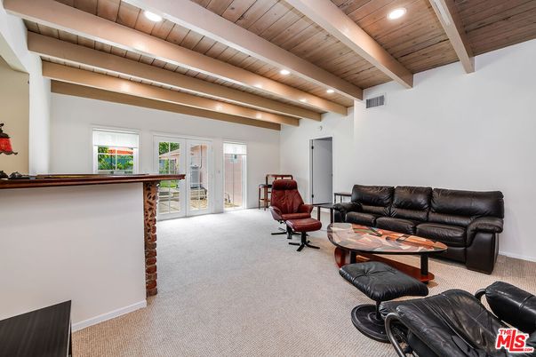 Interior, Living room, Recessed Lighting, Wooden Beams, Wooden Ceilings