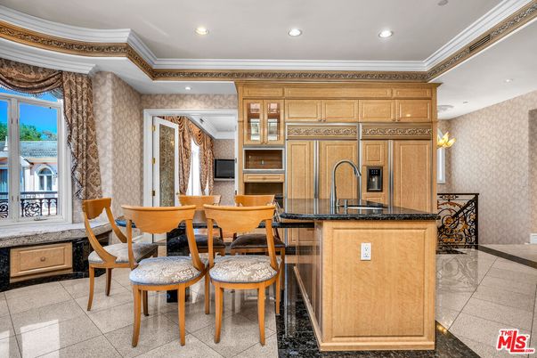 Dining room, Interior, Kitchen, Recessed Lighting, Stainless Steel Appliances