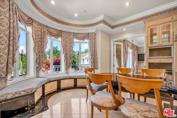 Dining room, Interior, Recessed Lighting