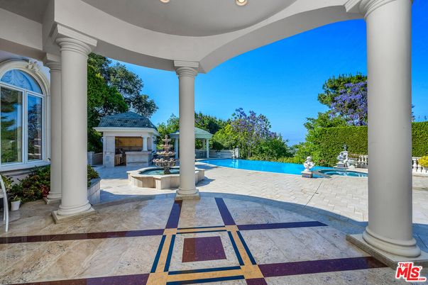 Exterior, Fireplace, Pool