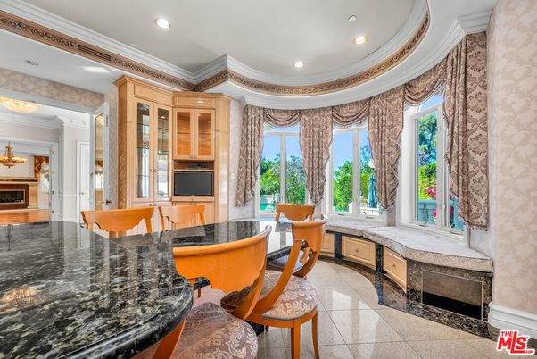 Chandelier, Dining room, Fireplace, Interior, Recessed Lighting