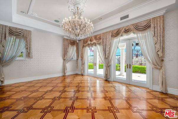 Chandelier, Empty room, Interior, Recessed Lighting, Wood Texture Flooring