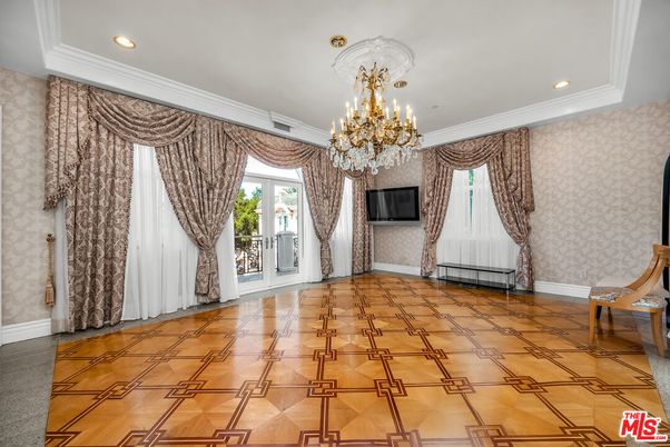 Chandelier, Interior, Recessed Lighting, Wood Texture Flooring