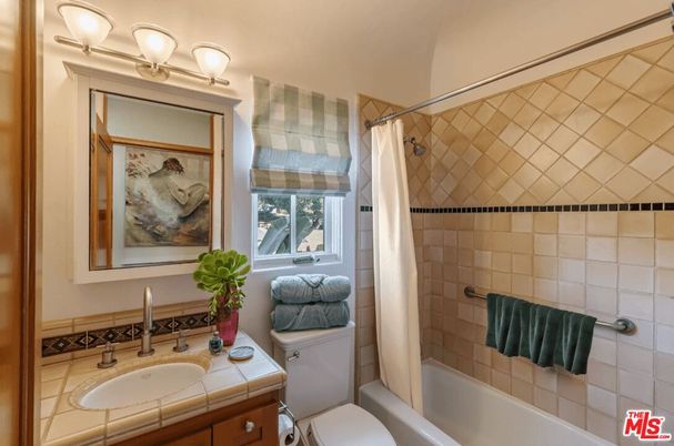 Bathroom, Interior, Tile Countertops