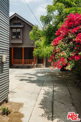 Exterior, Facade, None
