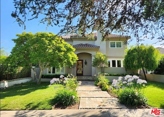 Backyard, Exterior, Facade, Mediterranean