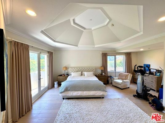 Bedroom, Fitness Equipment, Interior, Recessed Lighting, Wood Texture Flooring
