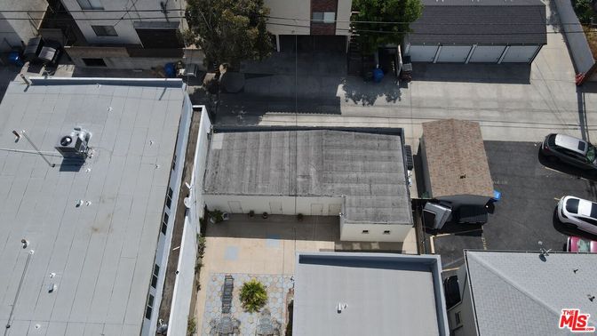 Exterior, Drone