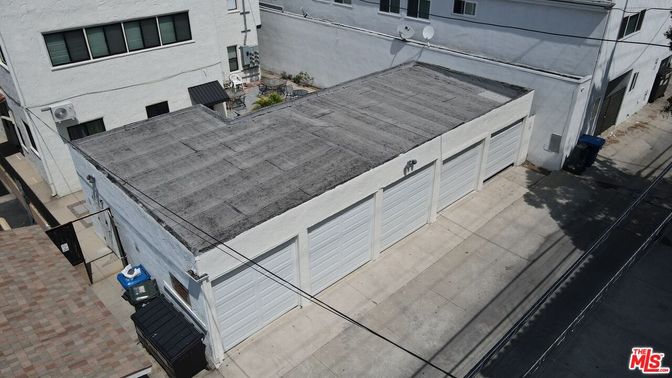 Exterior, Drone