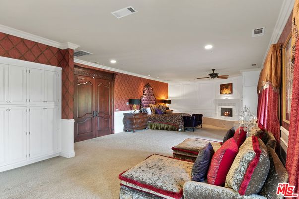 Fireplace, Interior, Living room, Recessed Lighting