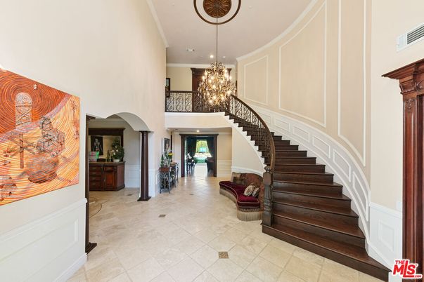 Chandelier, Interior, Recessed Lighting
